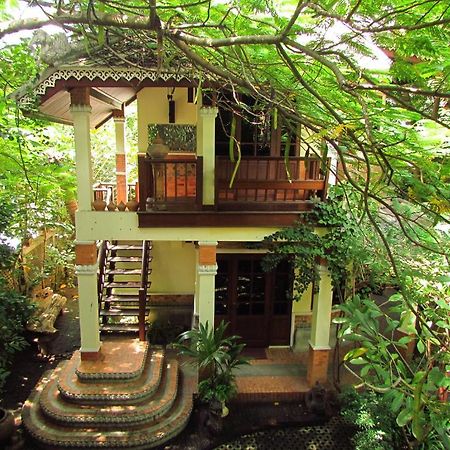 Santitham Guest House Чиангмай Стая снимка