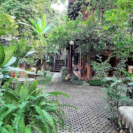 Santitham Guest House Чиангмай Екстериор снимка