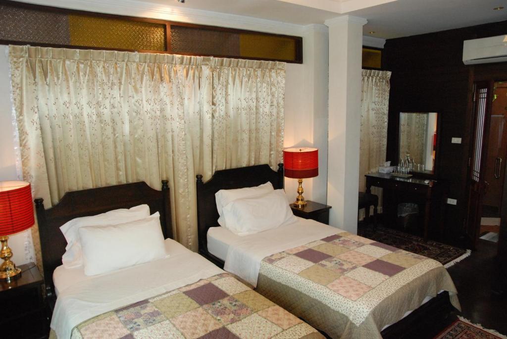 Santitham Guest House Чиангмай Екстериор снимка