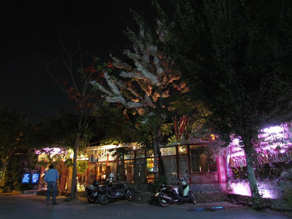 Santitham Guest House Чиангмай Екстериор снимка
