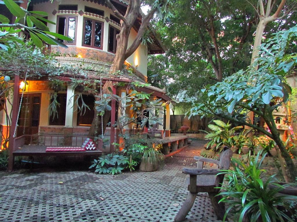 Santitham Guest House Чиангмай Стая снимка